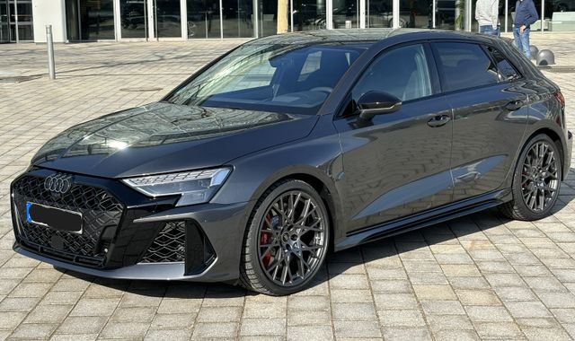 AUDI  RS3 Sportback - UPE 84k*RS AGA*HUD*SONOS*MATRIX