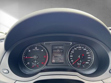 Audi Q3 2.0 TDI quattro s tronic design *LED*NAVI*SHZ
