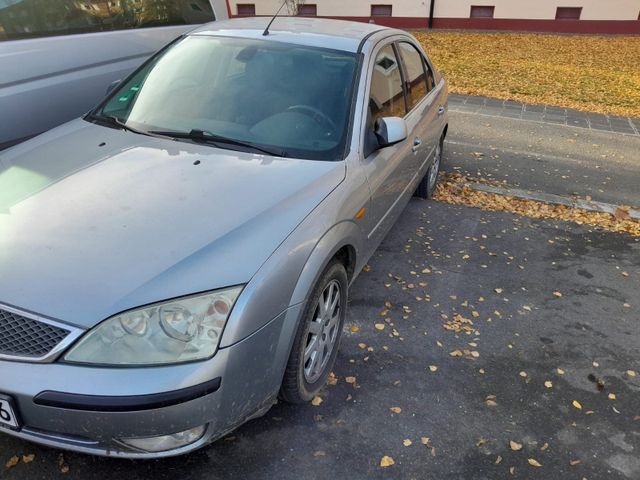 Ford Mondeo, Baujahr 2004, 332.000 km, zu ...