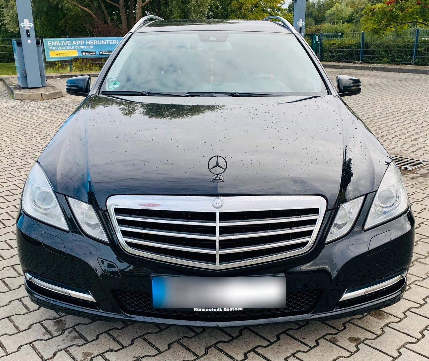 Mercedes-Benz E220 2011 — photo 8