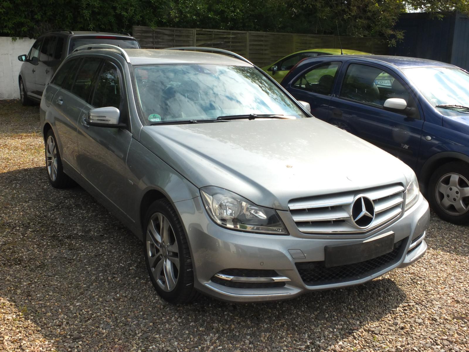 Mercedes-Benz C 180 T CGI AVANTGARDE COMAND AHK 7GTRONIC PARCT