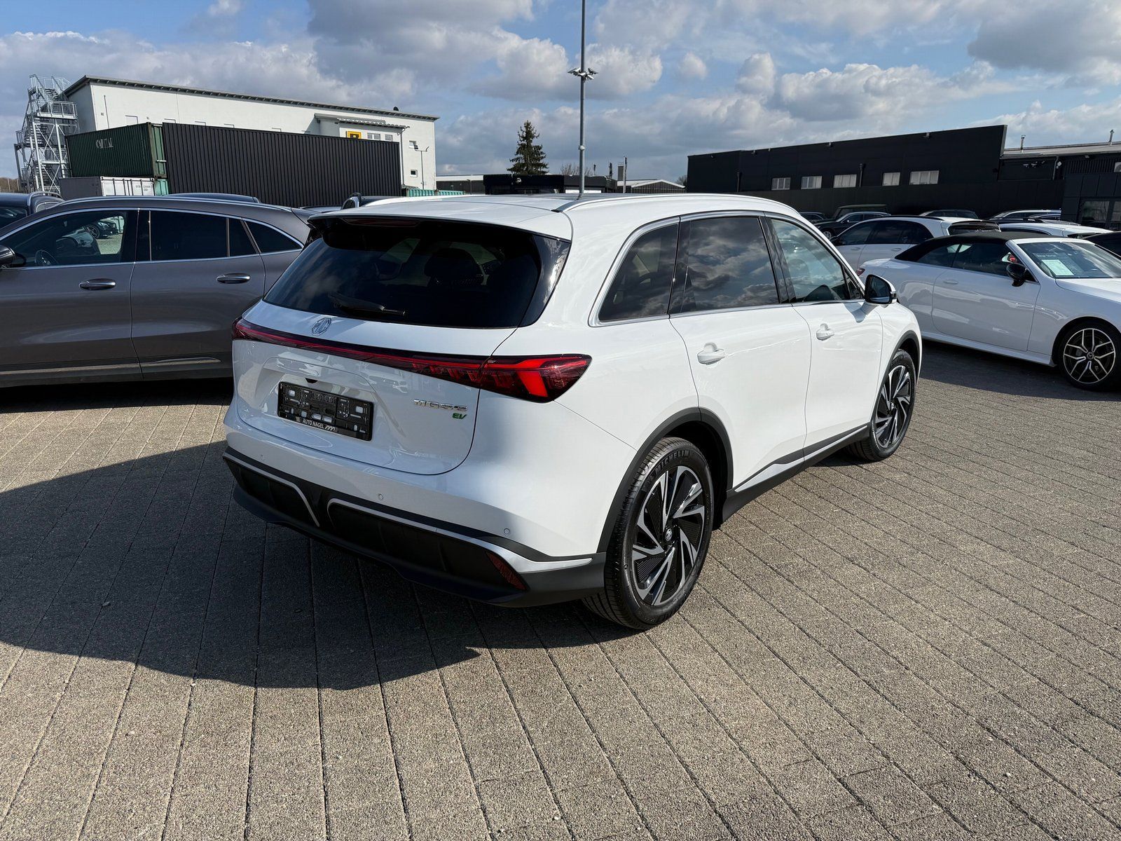 MG S6 EV