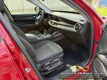 Alfa-Romeo Stelvio - 8