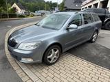Skoda Octavia  Klimaaut.,PDC,SHZ,2.Hand,Neu Tüv - Skoda Octavia aus 2012 mit Benzin-Antrieb: Kombi