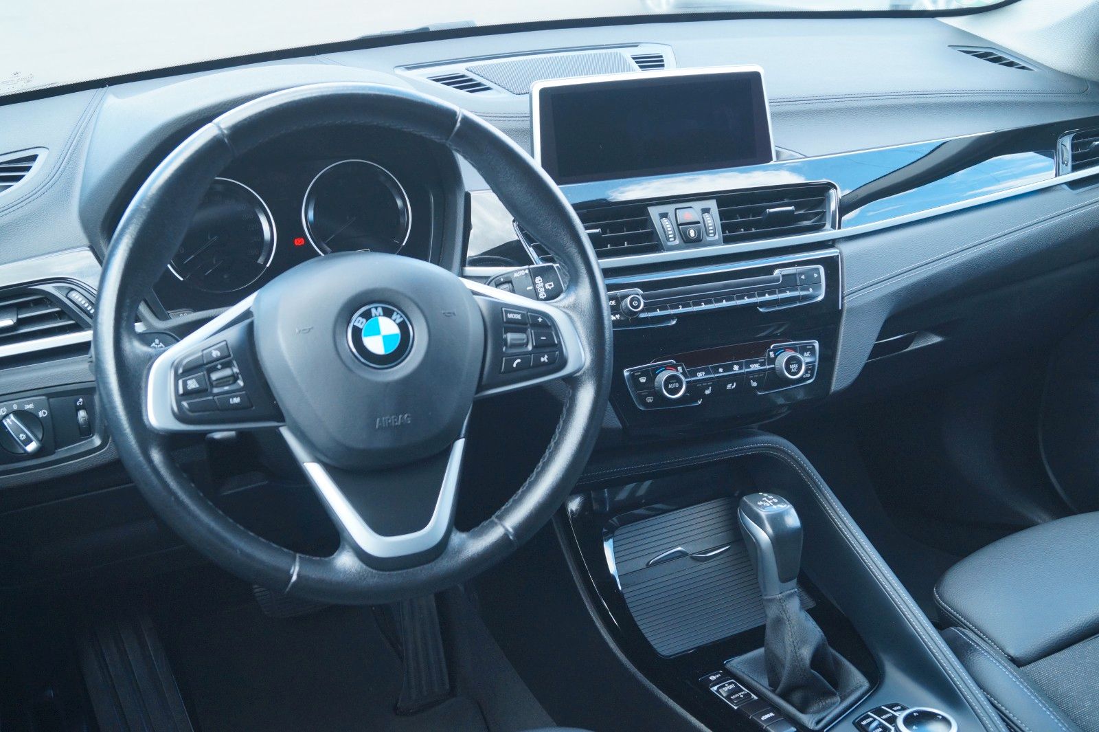 Fahrzeugabbildung BMW X1 xDrive 25 e Sport Line