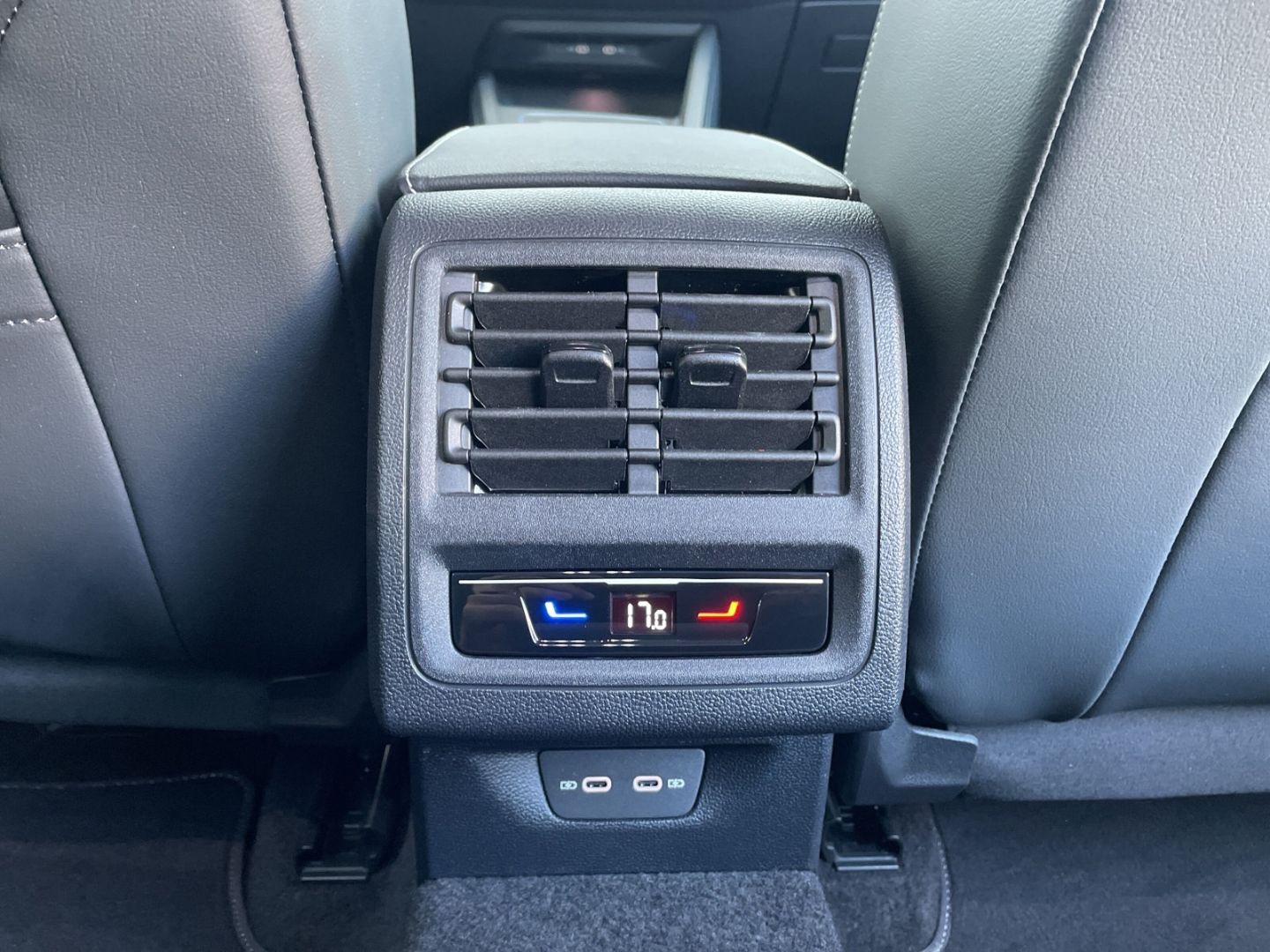Golf VIII 1.5 eTSI DSG Energy AHK/Kamera/ACC/Nav