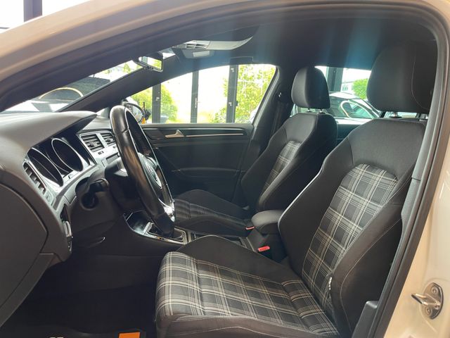 Volkswagen Golf VII Lim. GTD BMT *NAVI*SZHZ*PDC*BI-XENON*