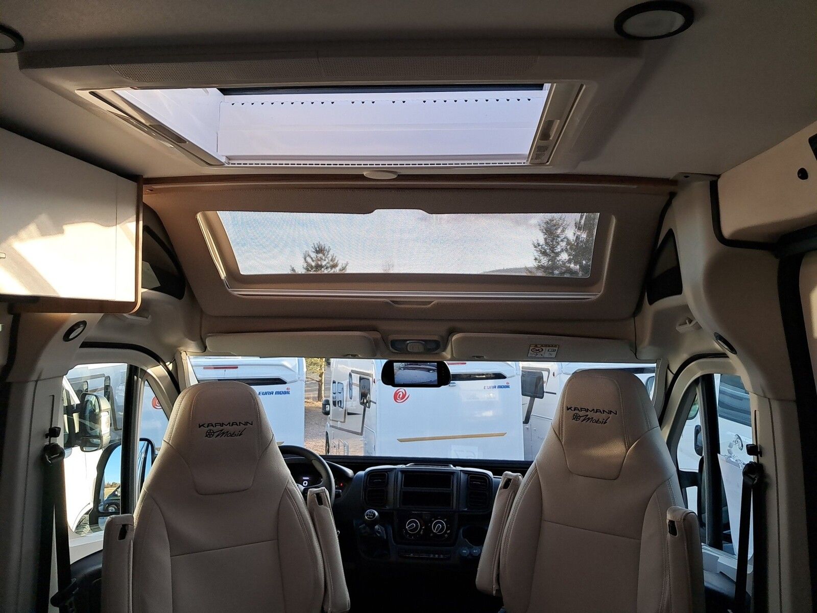 Fahrzeugabbildung Karmann Dexter DE 580 Concept Paket, Rückfahrkamera