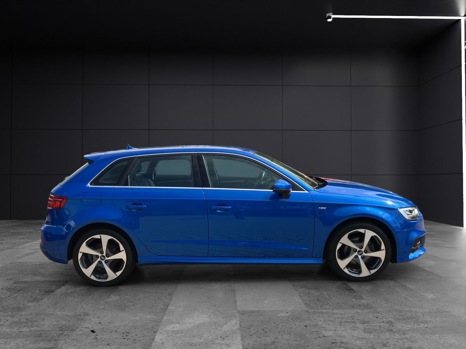 Fahrzeugabbildung Audi A3 Sportback S-Line S-tronic LED Navi ACC SHZ PD