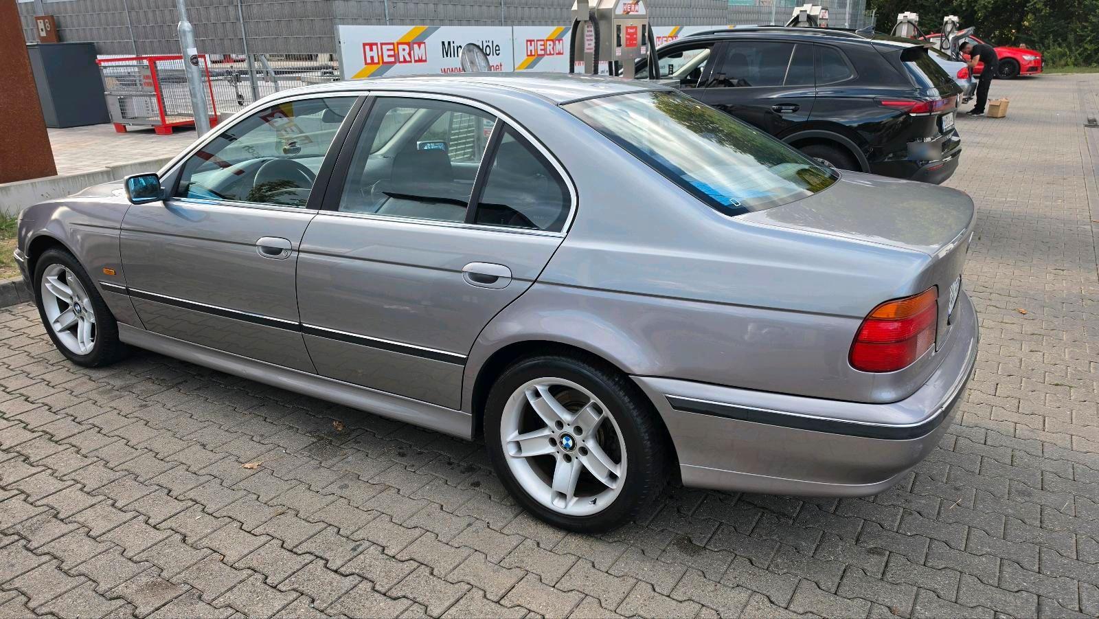 BMW 520