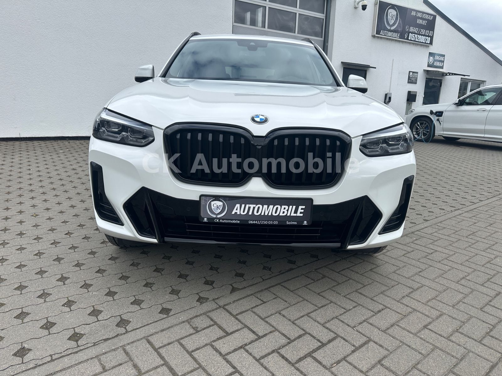 Fahrzeugabbildung BMW X3 xDrive30 i M-Sport/Shadow-Line/Navi/Kam./LED