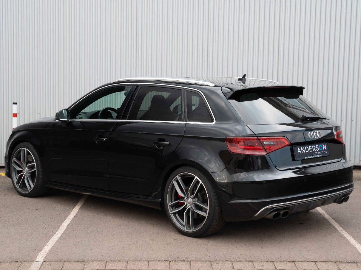 Fahrzeugabbildung Audi S3 SPORTB 2.0TFSI KAM PANO B&O S-SITZ LED KEYLES