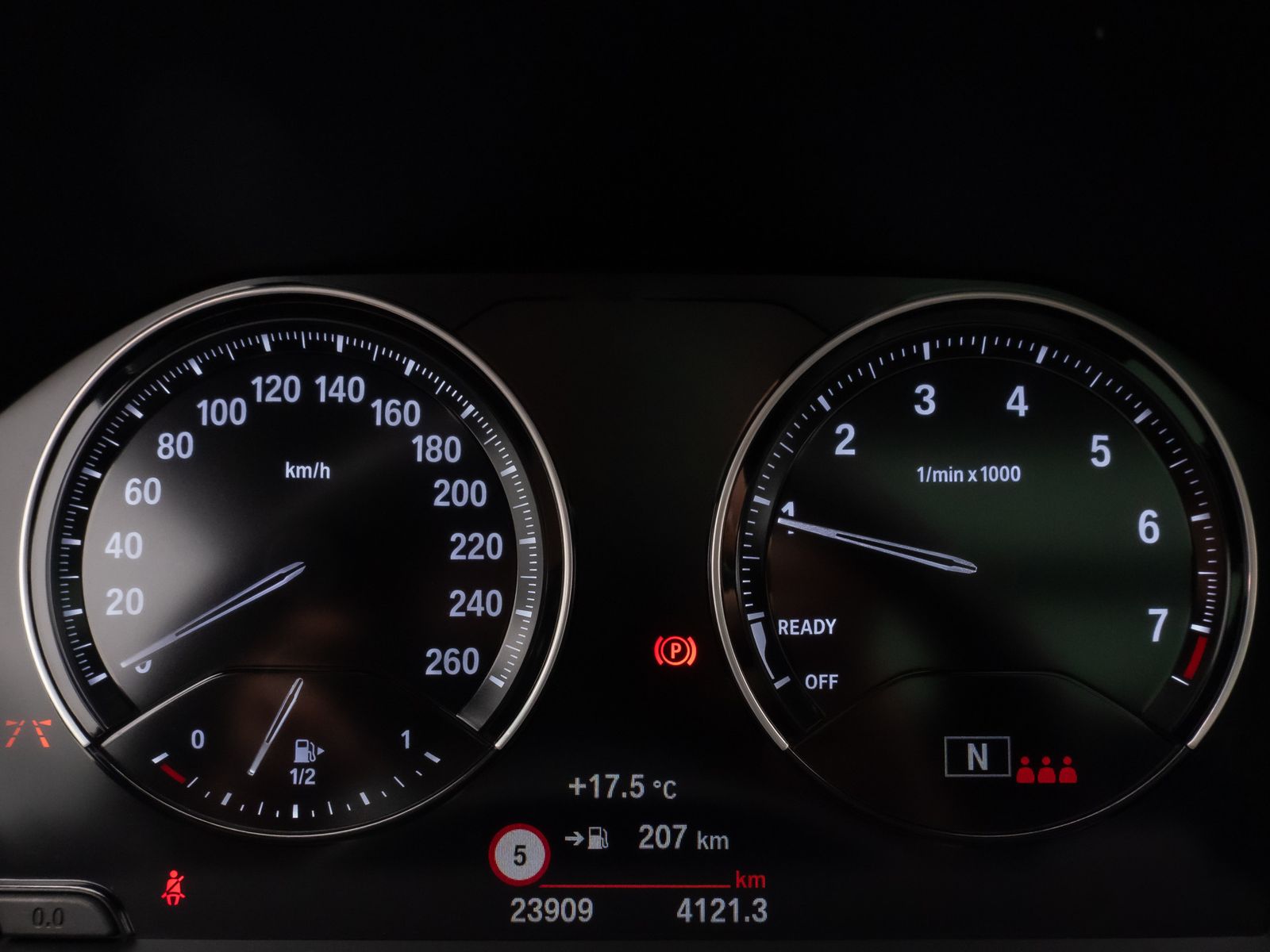 Fahrzeugabbildung BMW X2 sD18i Panorama Kamera DAB HiFi Komfort MSport