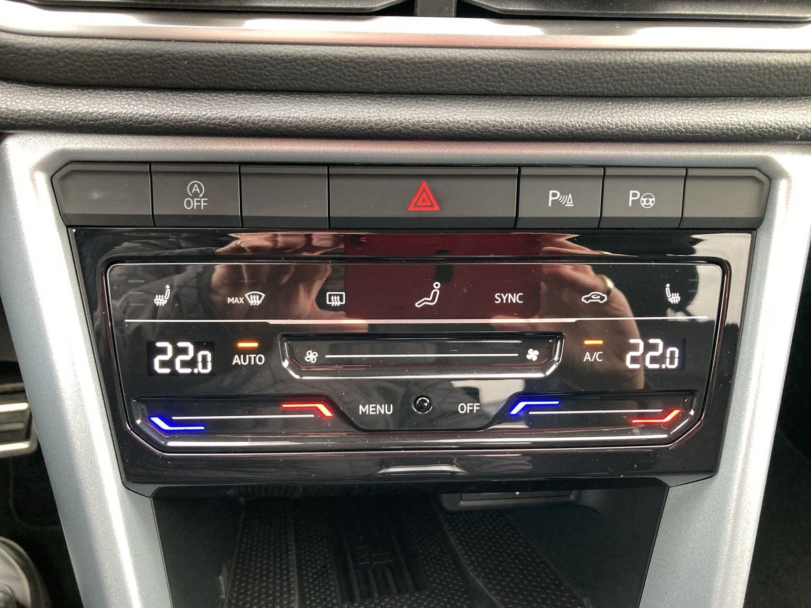 Fahrzeugabbildung Volkswagen T-Roc TSI Goal DSG LEDplus Navi AID ACC SHZ Park