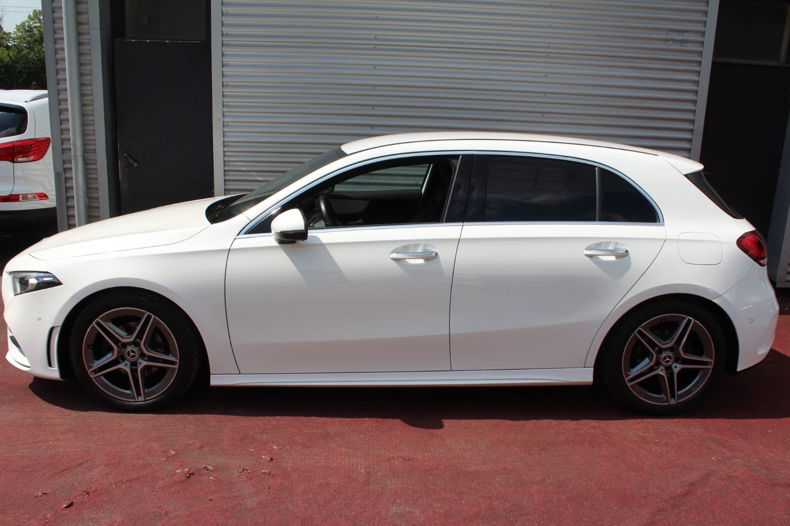 Mercedes-Benz A 180 AMG-LINE KLIMA NAVI KAMERA PDC LED 18.ZOLL foto 5