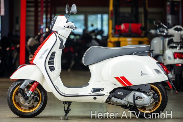 Vespa GTS 125   Racing Sixties