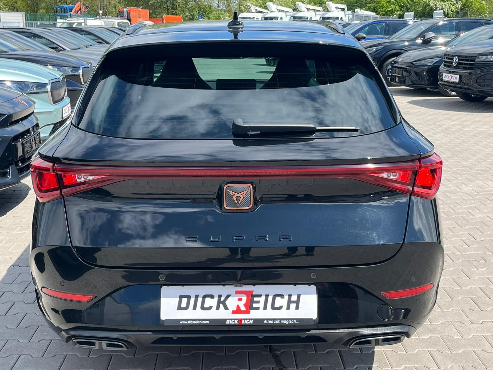 Fahrzeugabbildung CUPRA Leon 1.5 TSI LED*NAVI*APP*SHZ*KAMERA*ACC*MEMORY