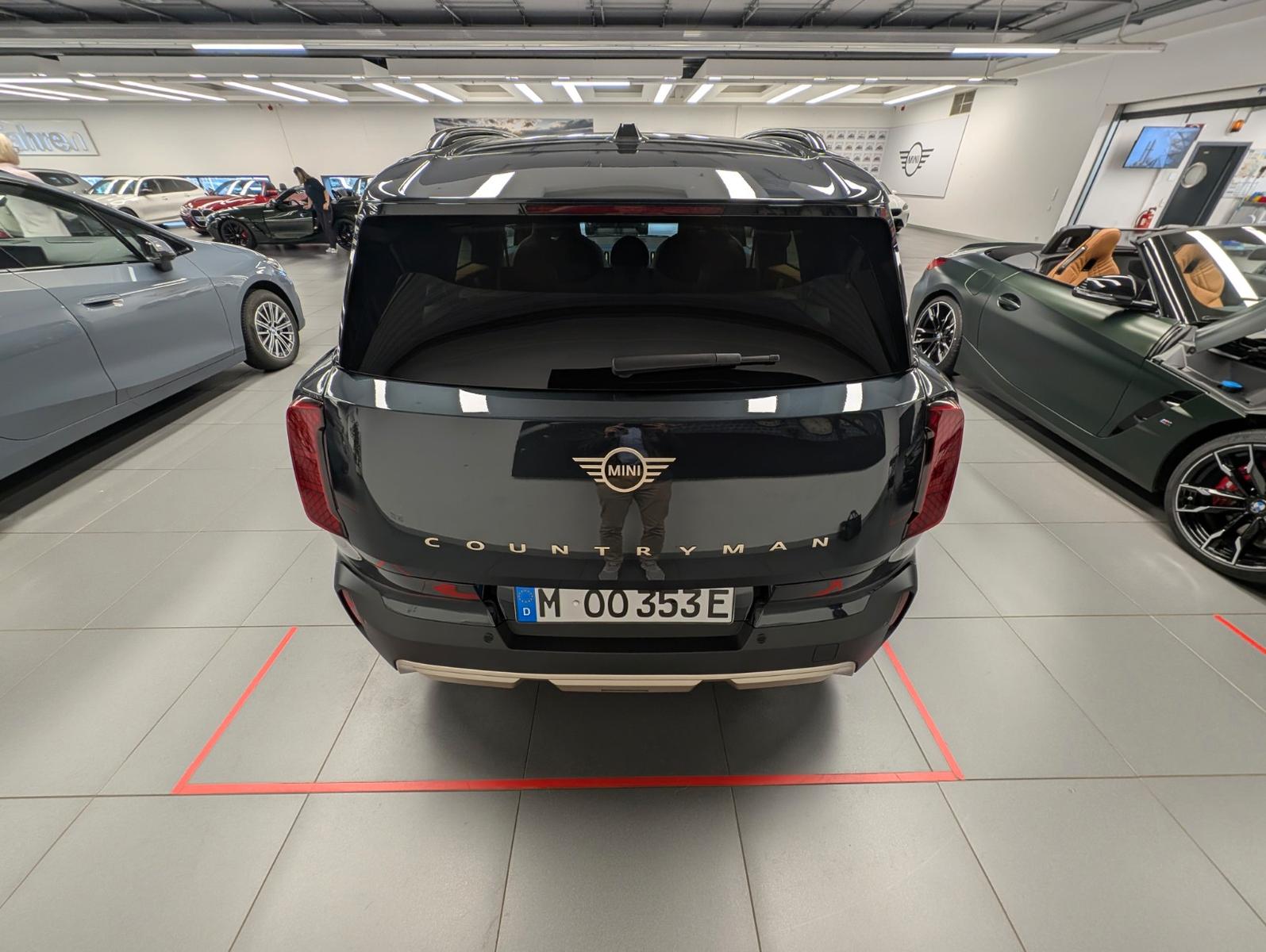 MINI Countryman E Favoured Trim AHK H&K Pano