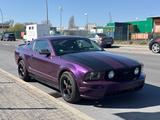 Ford Mustang GT 4.0 V6 Vollleder! Kamera! Carplay! - Ford Mustang aus 2006: Coupe
