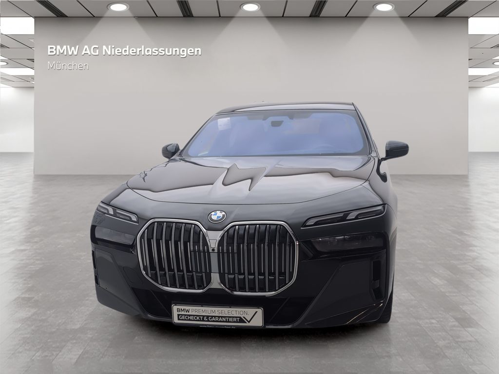 BMW 740 — hlavná fotografia