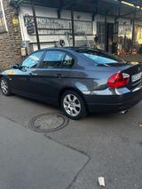 BMW 318i - - BMW 318 aus 2008: 318i