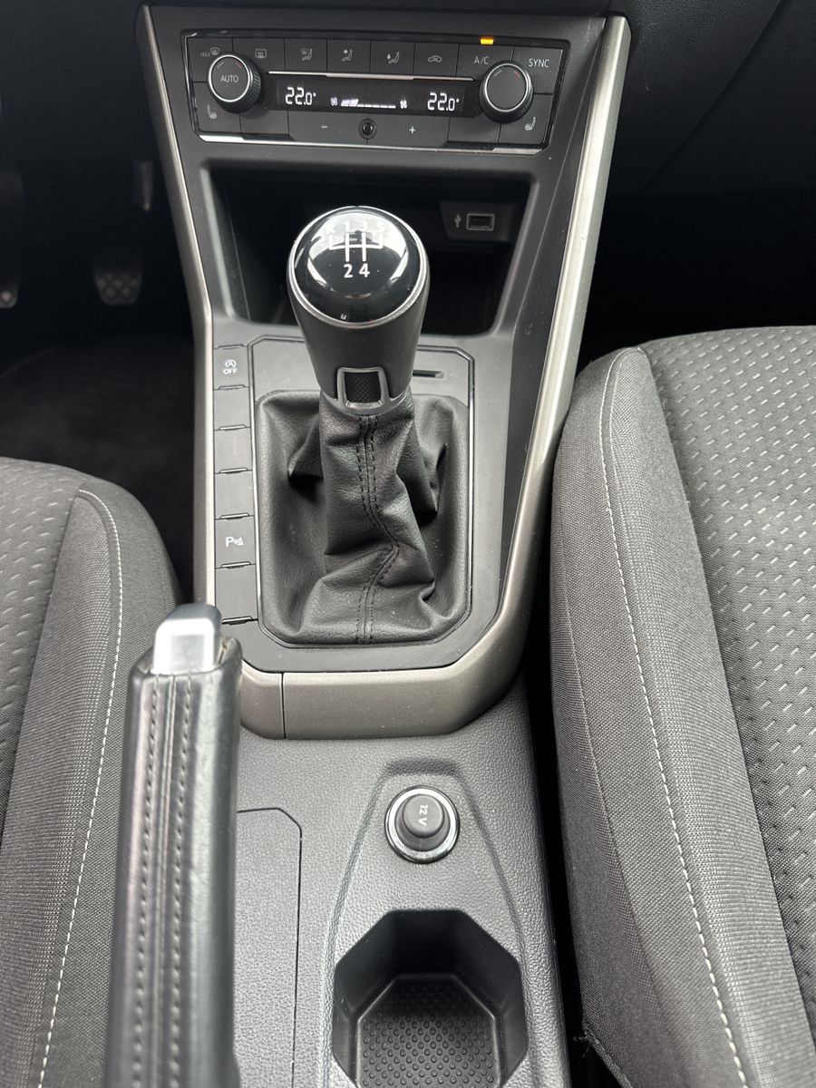 Fahrzeugabbildung Volkswagen Polo 5-Türer 1.6 TDI Comfortline NAV+ACC+KAMERA