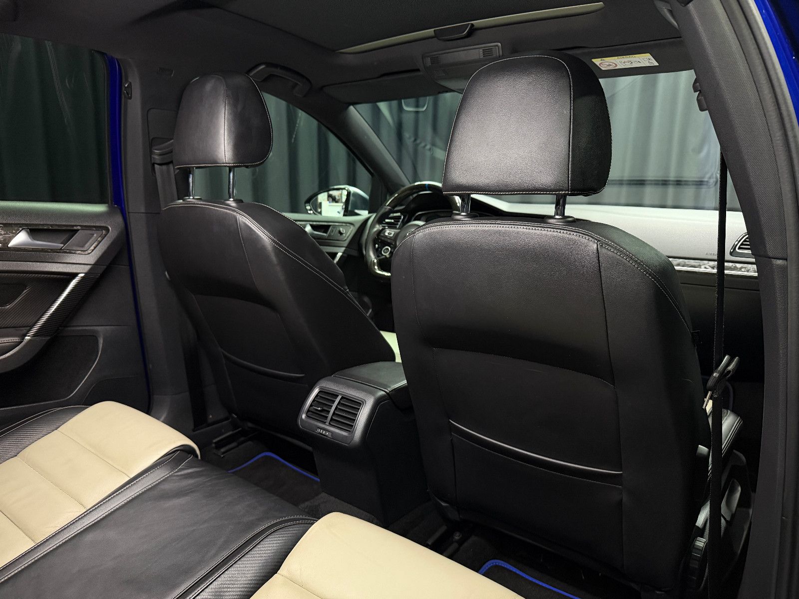 Fahrzeugabbildung Volkswagen Golf VII R 4Motion |REMUS|PANO|LEDER