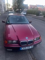 BMW E36 318i Limousine - BMW 318 aus 1992: 318i E36