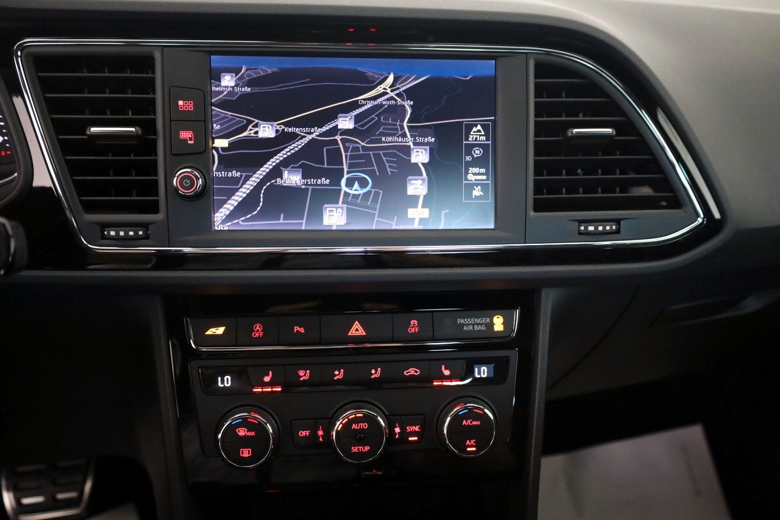 Fahrzeugabbildung SEAT Leon SC Cupra 300,T.Leder,Navi,LED,SH,Kamera,ACC