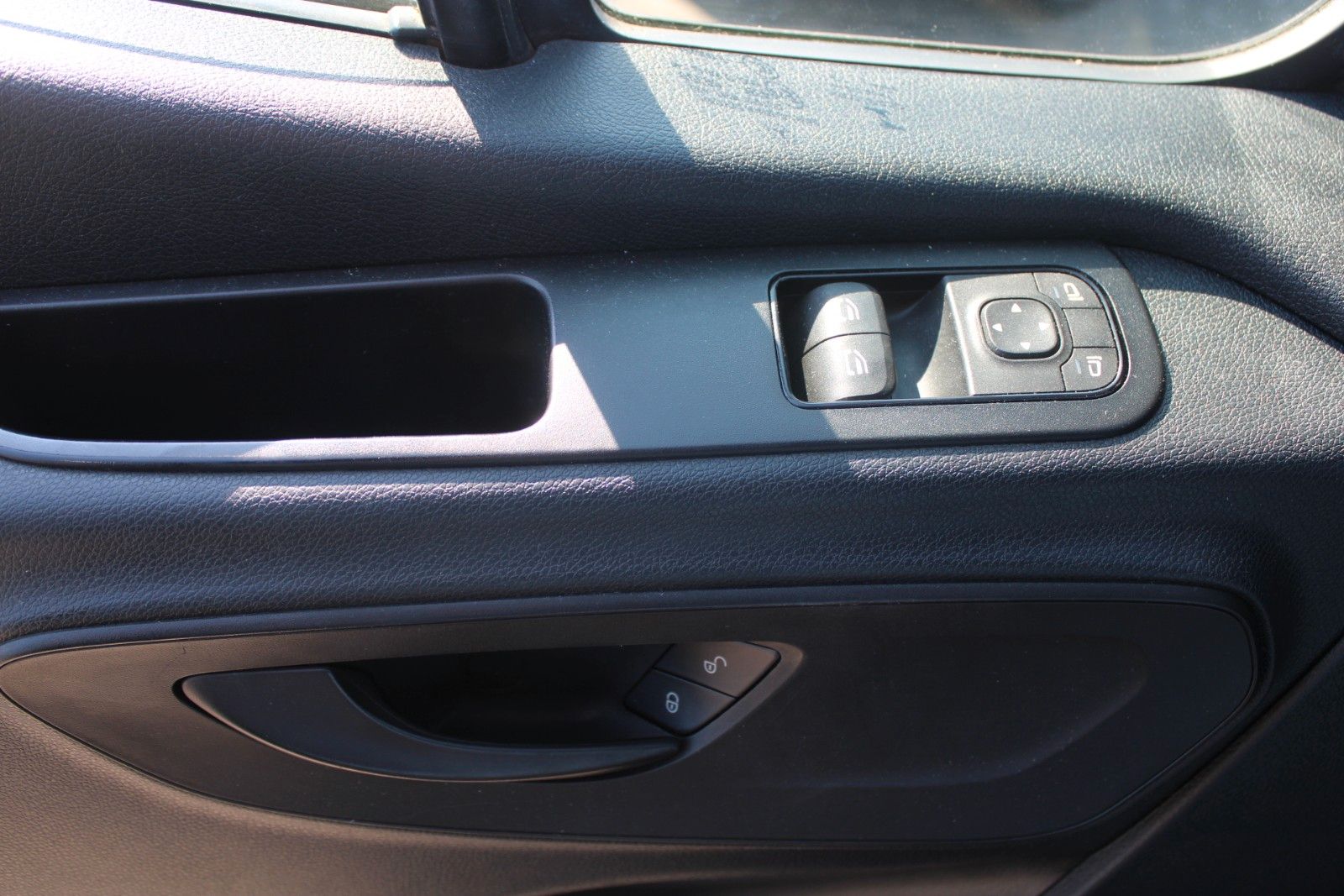 Fahrzeugabbildung Mercedes-Benz Sprinter 314 Kasten L2 H2 AHK Kamera Kunstleder