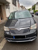 Lancia Voyager 2.8 MultiJet 16v Platinum Automatik ... - Lancia Voyager aus 2013