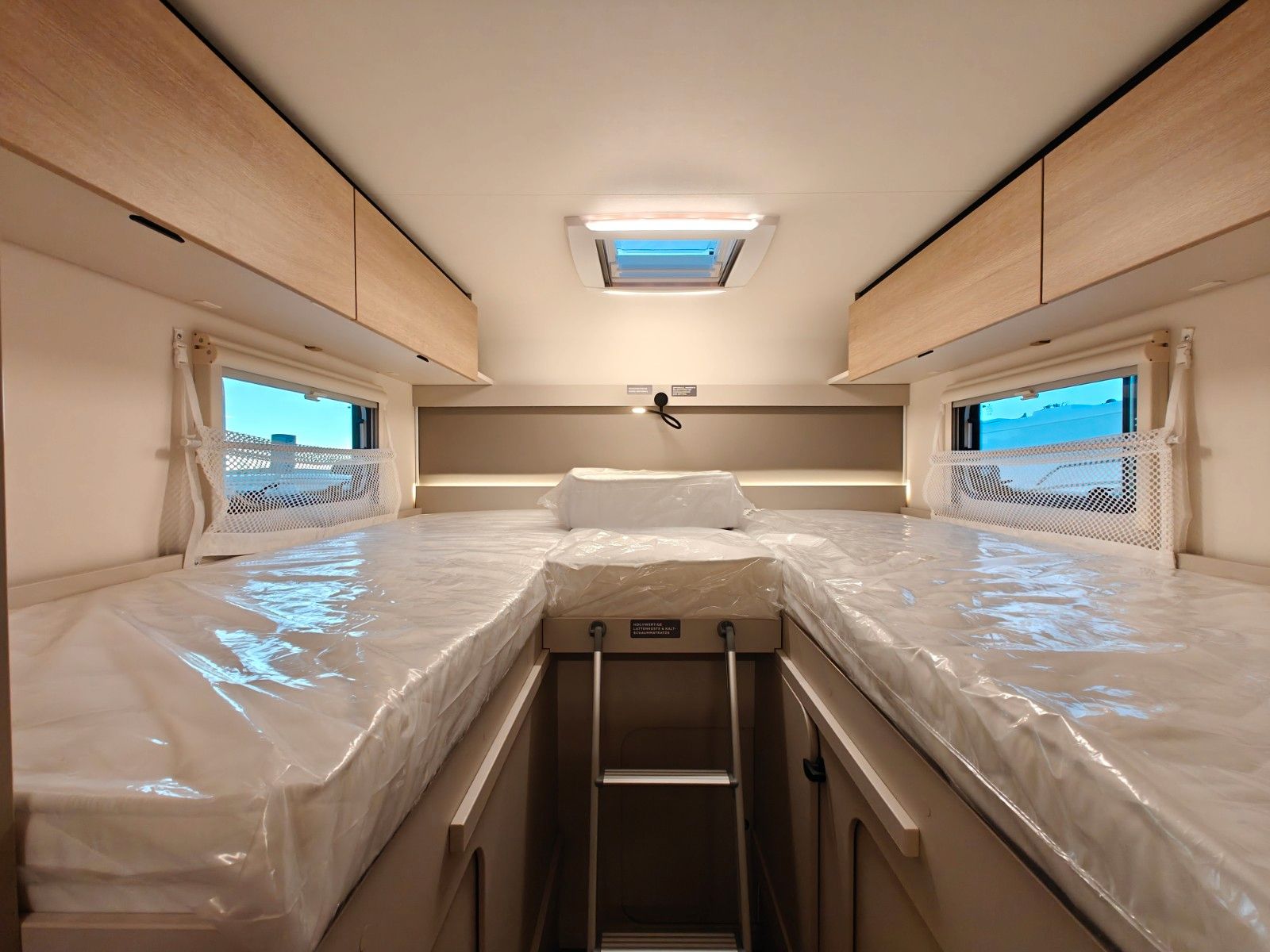 Fahrzeugabbildung LMC Tracer V 670 - Tracer Van Paket, 140PS, MJ2026 -