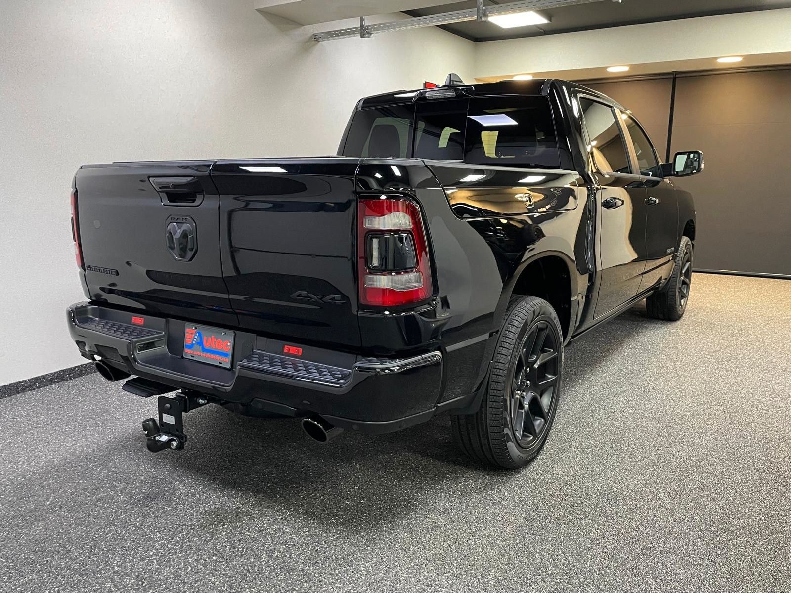 Fahrzeugabbildung Dodge LARAMIE NIGHT EDITION-RAMBOX-TAILGAT-12"-LUFTF.