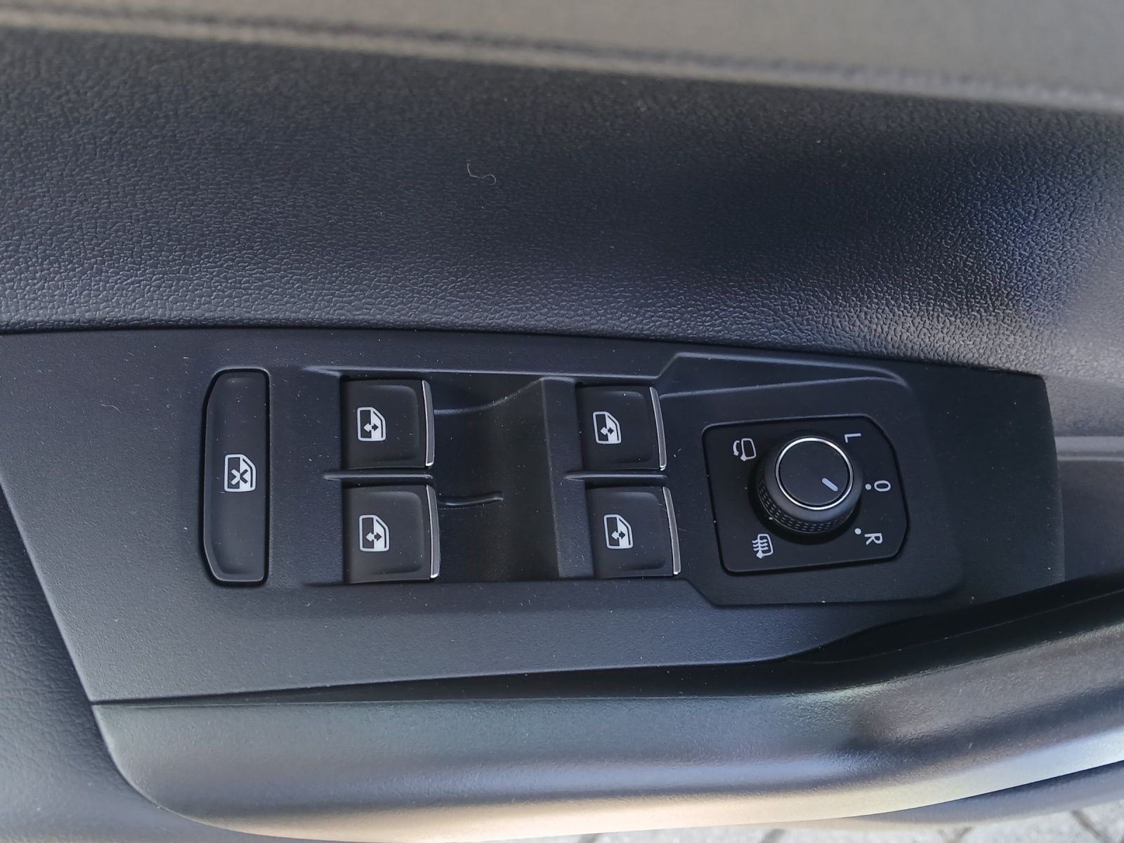 Fahrzeugabbildung Volkswagen Polo TSI Energy DSG LED ACC App-Connect SHZ