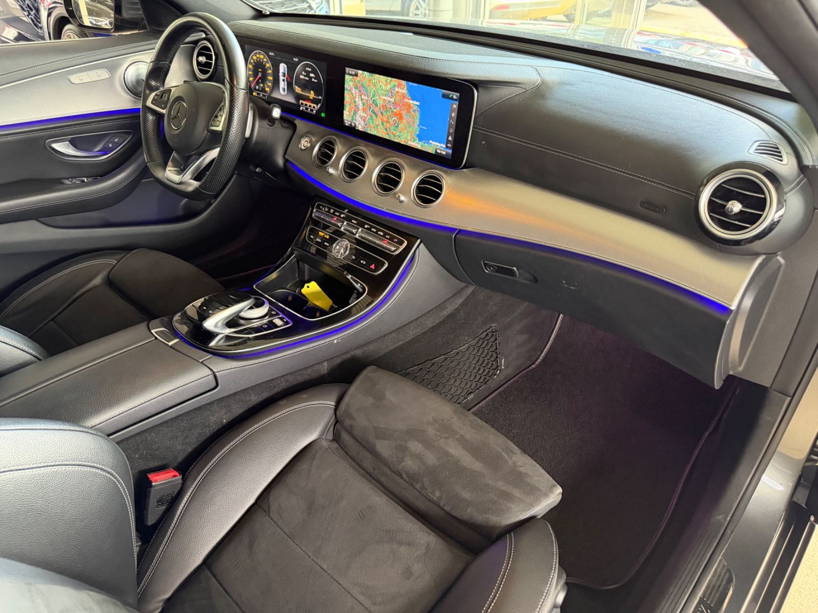 Fahrzeugabbildung Mercedes-Benz E 350 E Limousine*AMG-Line* Digitaltacho