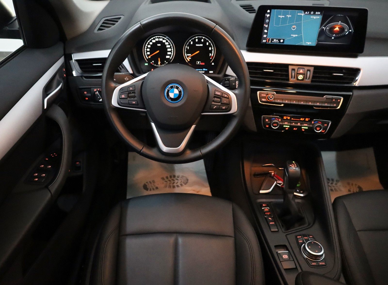 Fahrzeugabbildung BMW X1 xDrive 25e Advantage,Leder,Navi,Panorama,HUD