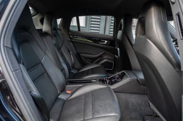 Fahrzeugabbildung Porsche Panamera 4 360°|NACHTS.|SOFTCL.|STANDHZ.|AMBIE.