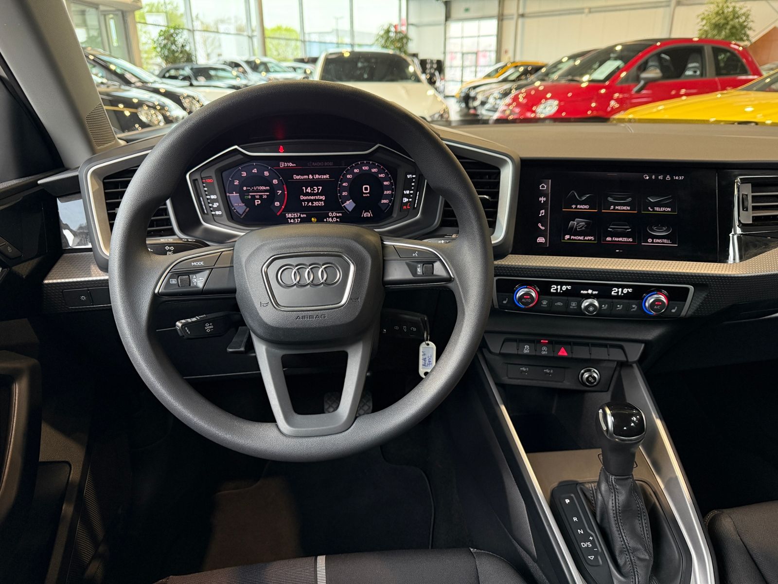 Fahrzeugabbildung Audi A1 Sportback 35 TFSI CARPLAY PDC SHZ