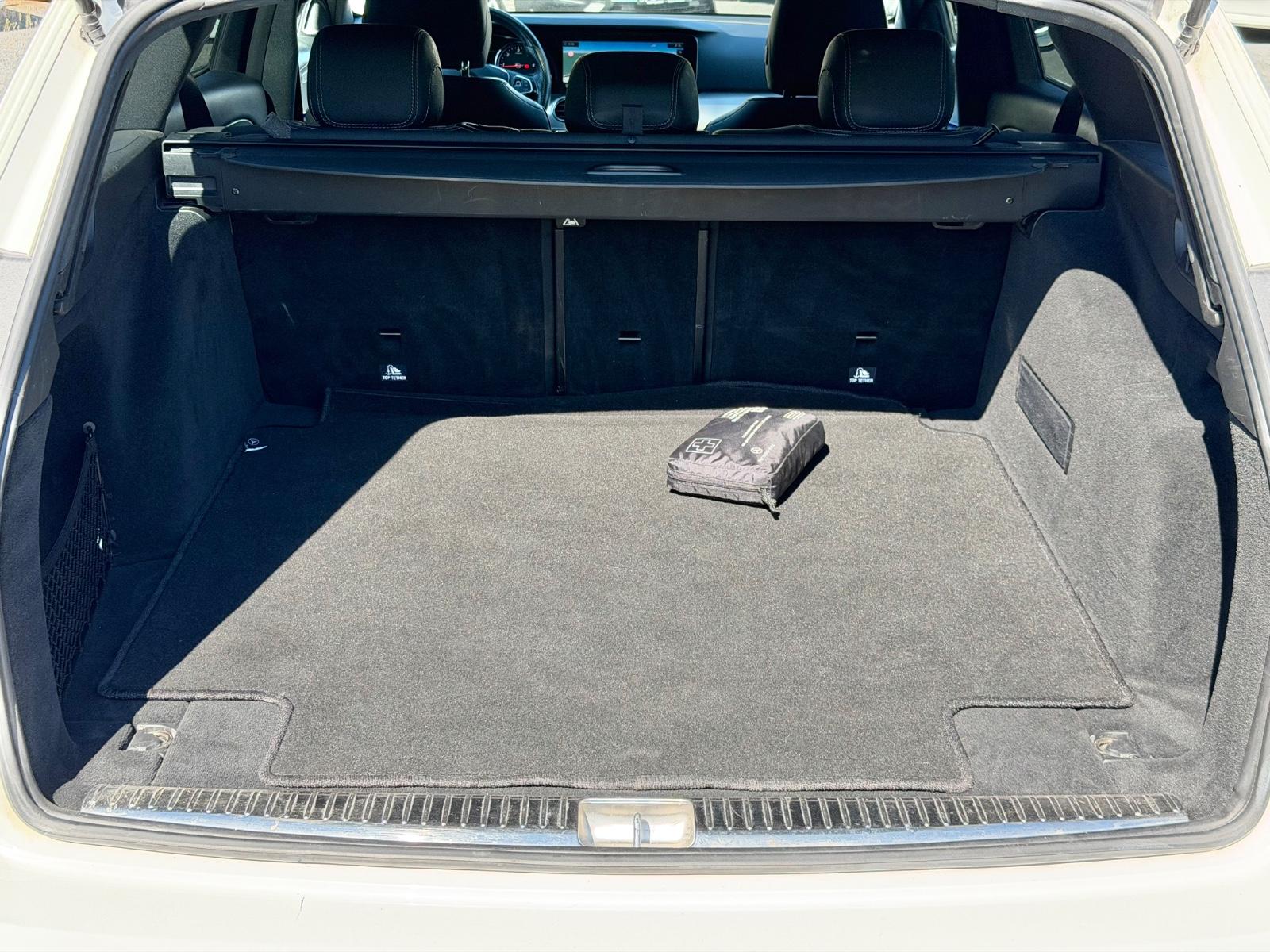 Mercedes-Benz E220d*AMG Line*LED*Navi*Burmester*