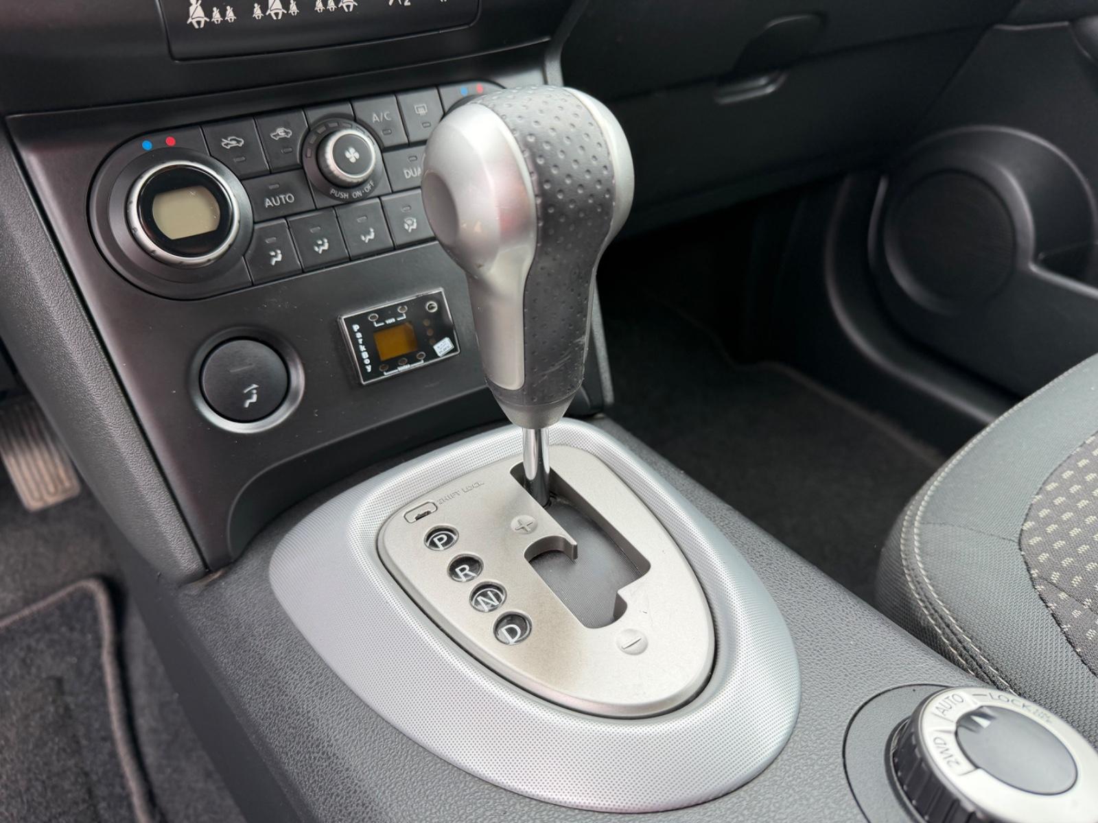 Nissan Qashqai+2 2008 — photo 17