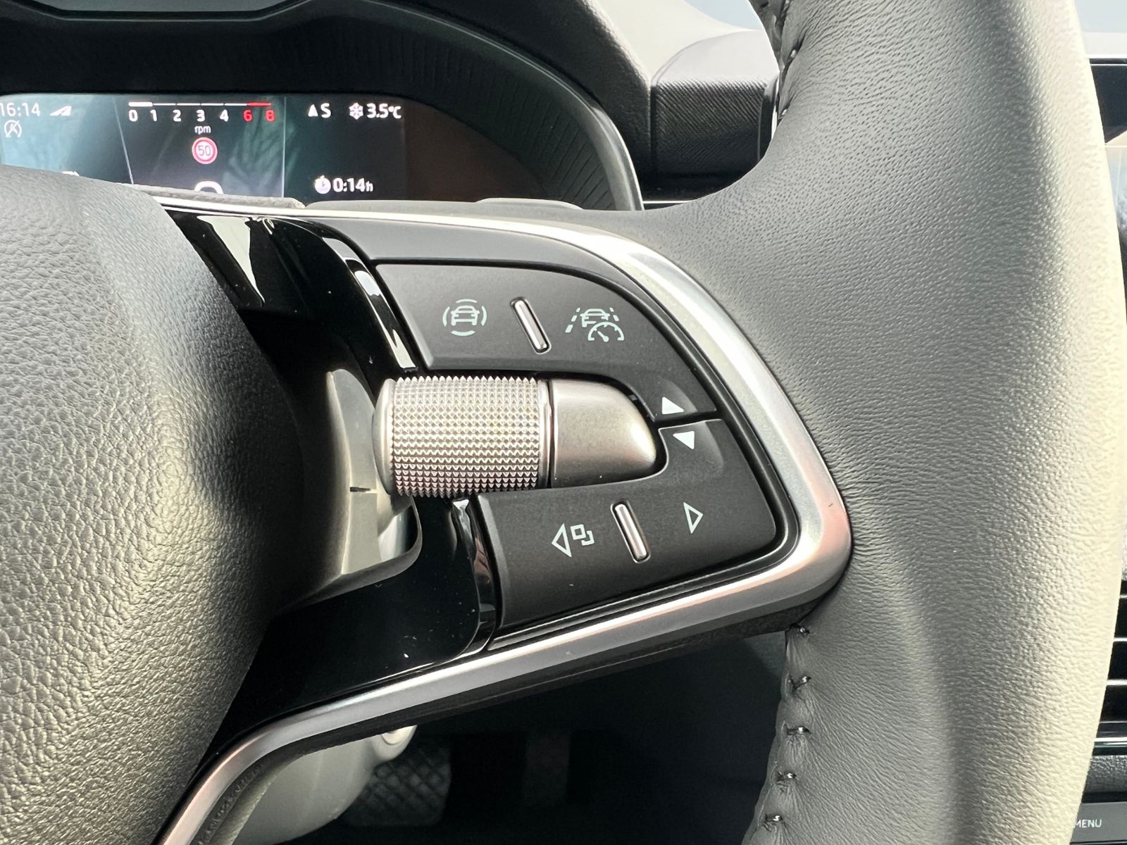 Fahrzeugabbildung SKODA Kamiq Selection 1.0 TSI DSG *Vorb. AHK, LED, ACC