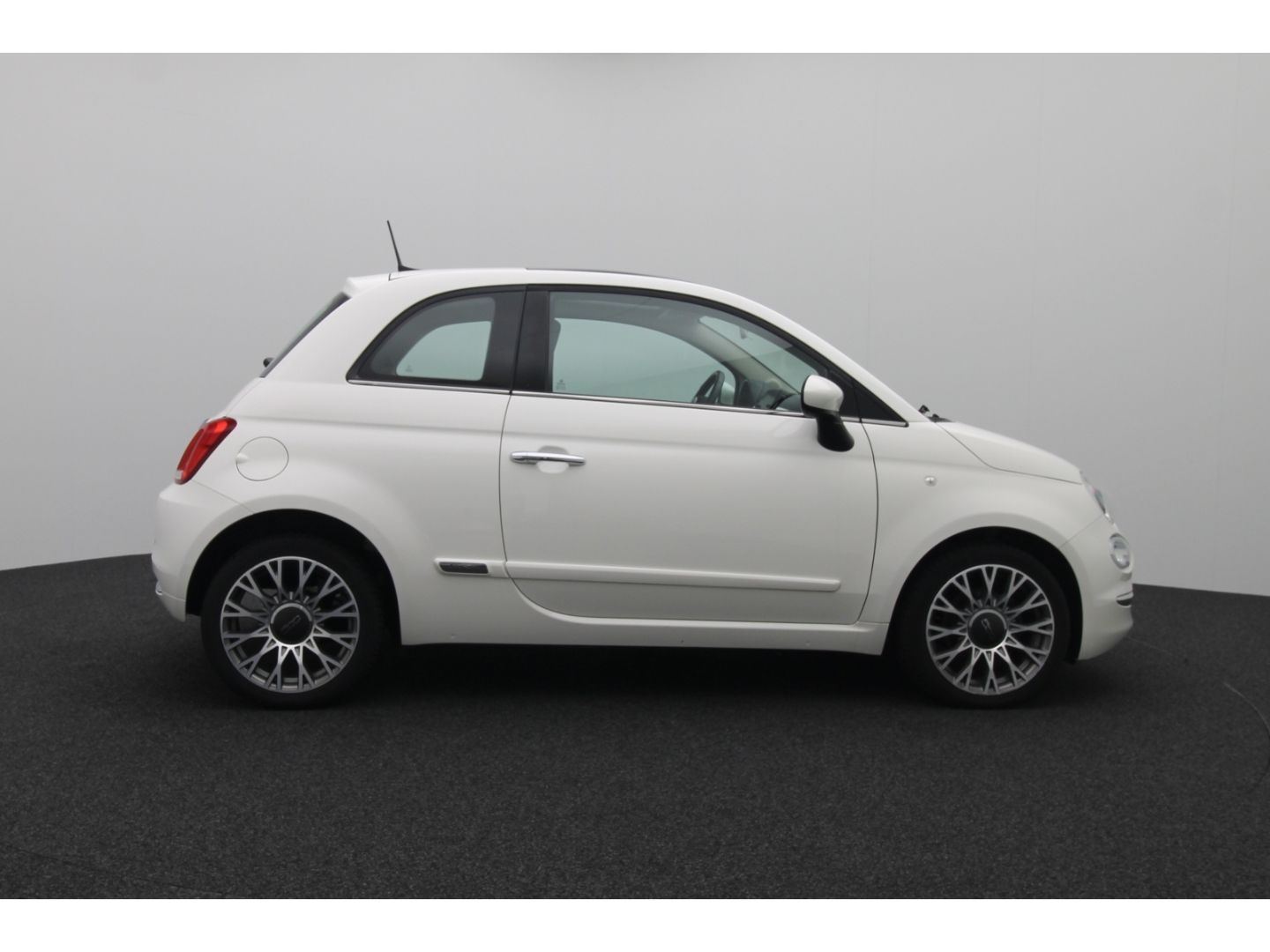Fahrzeugabbildung Fiat 500 1.2 Lounge AppleCP, Einparkhilfe, Klimaautom