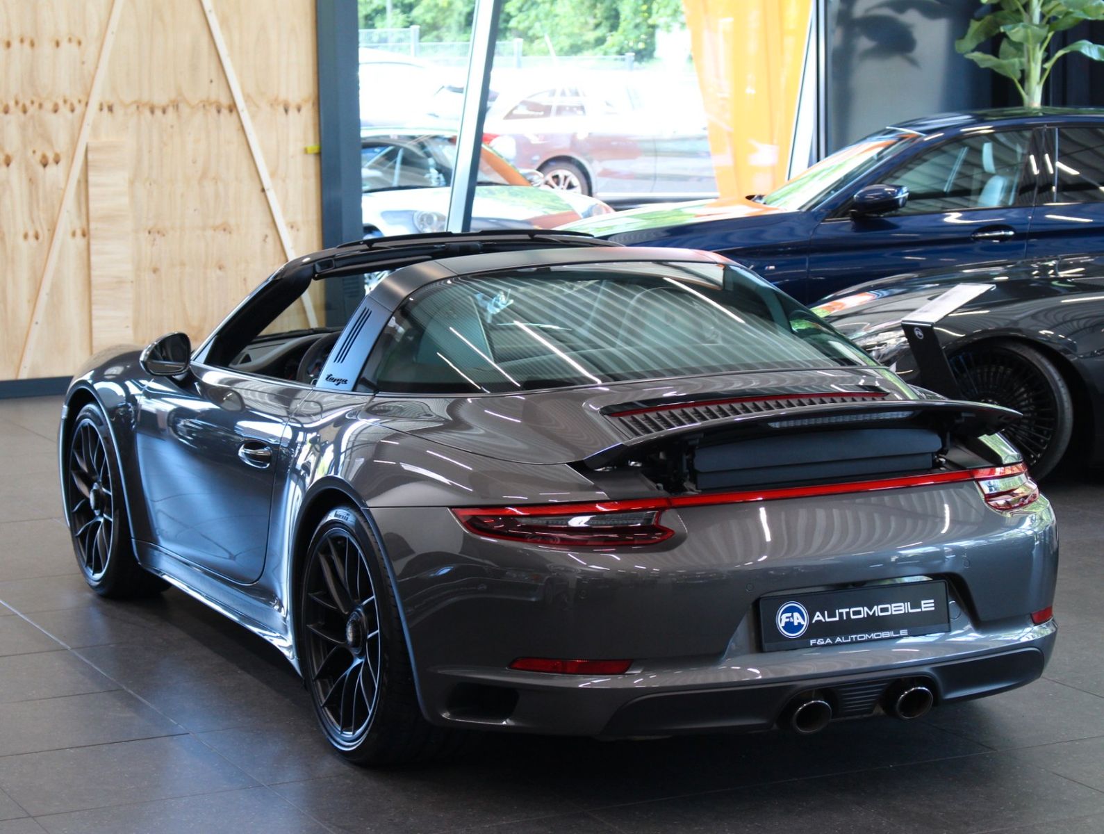 Fahrzeugabbildung Porsche Targa 4 GTS Sport Chrono*Carbon*2.Hand*MWST