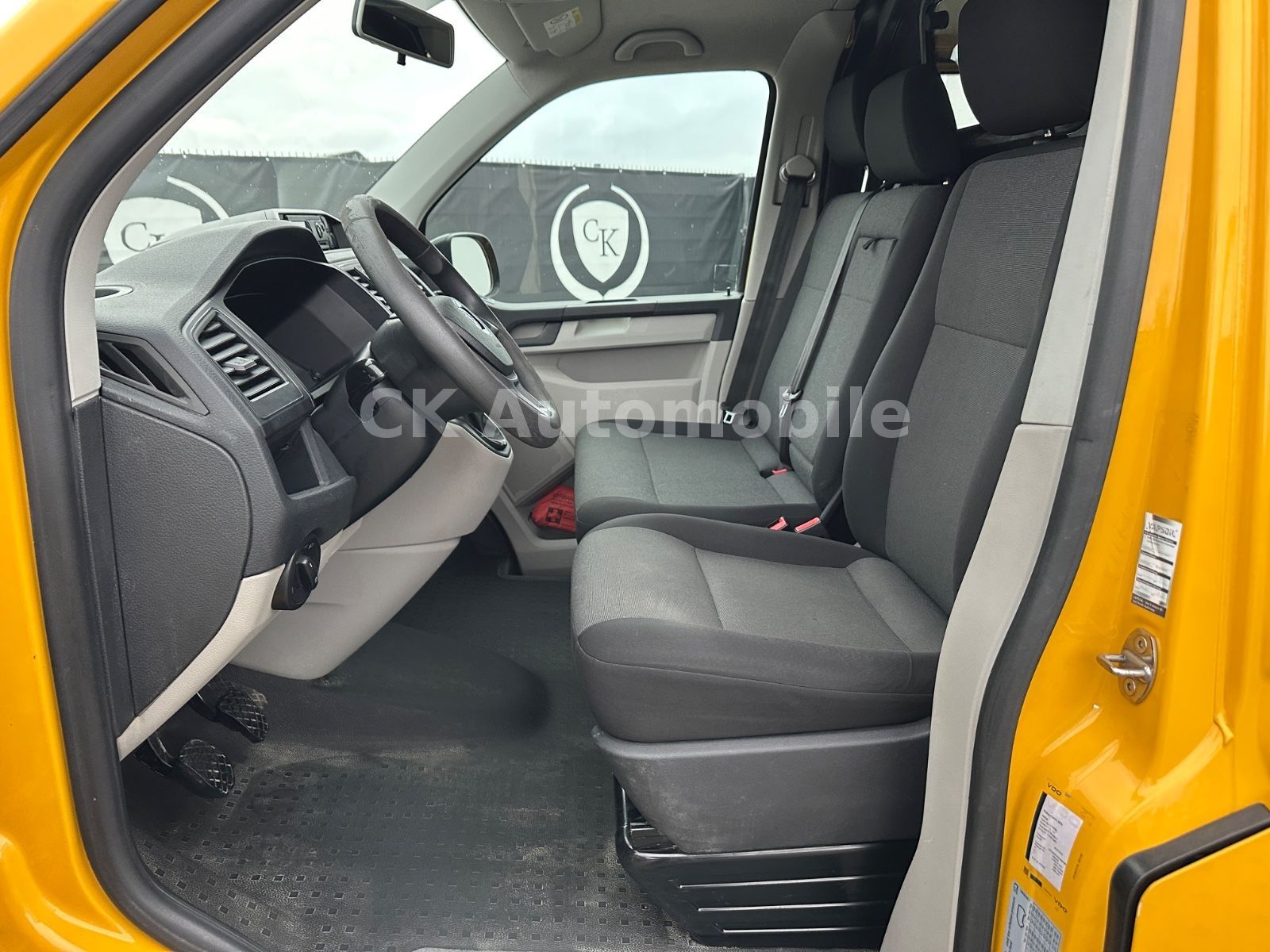 Fahrzeugabbildung Volkswagen T6 Transporter Kasten lang 2.0TDI/Klima/AHK 2.5T