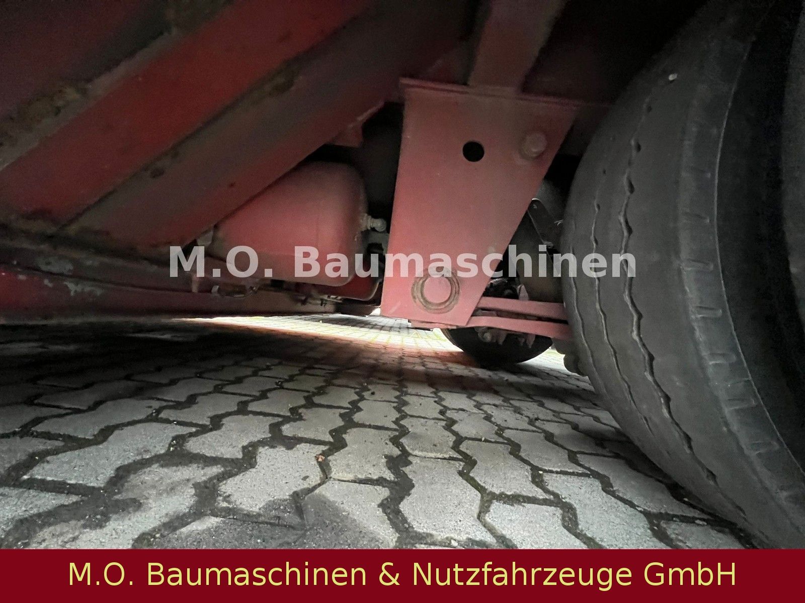 Fahrzeugabbildung LinTrailers 4 LSDU 18-40 / 4 Achser / Luftgefedert /