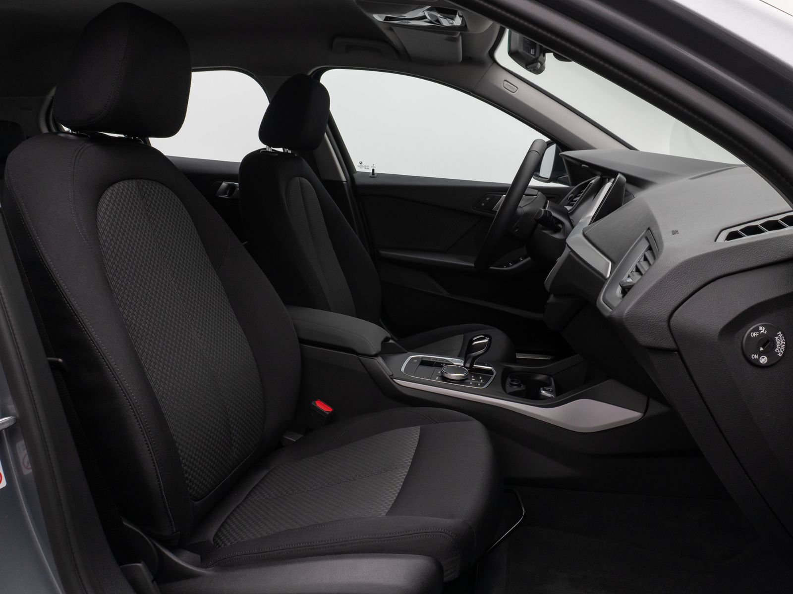 Fahrzeugabbildung BMW 118i DAB CockPitPr PDC Alarm Geschwindigkeitsreg