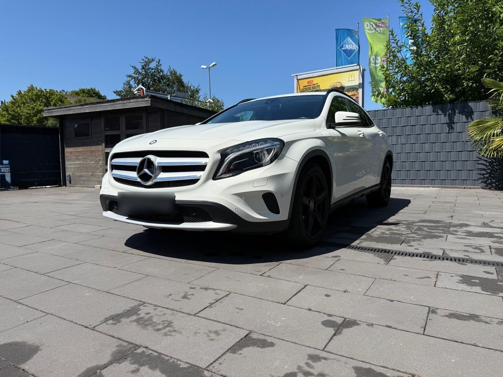 Mercedes-Benz GLA 180