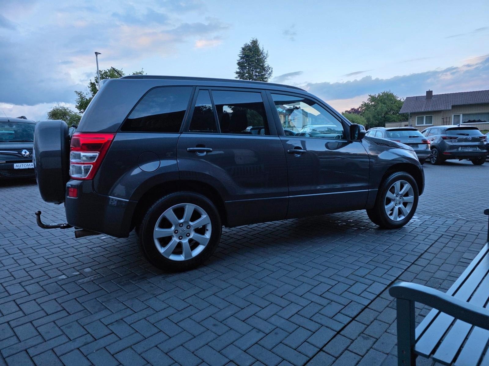 Suzuki Grand Vitara 2.4 VVT 169 ch 4x4 Club • Boîte auto • 5 portes • GPS • Attelage
