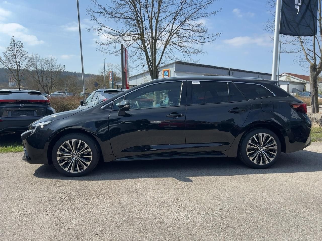 Fahrzeugabbildung Toyota Corolla TS Hyb. Teamplayer + Technik Paket TS