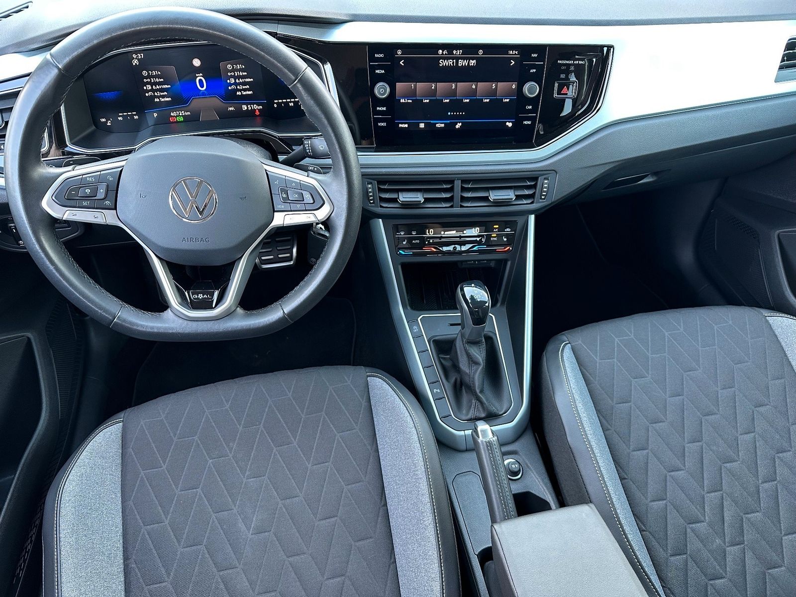 Fahrzeugabbildung Volkswagen Polo 1.0 TSI DSG GOAL NAV+LED+SHZ+ACC+CARPLAY